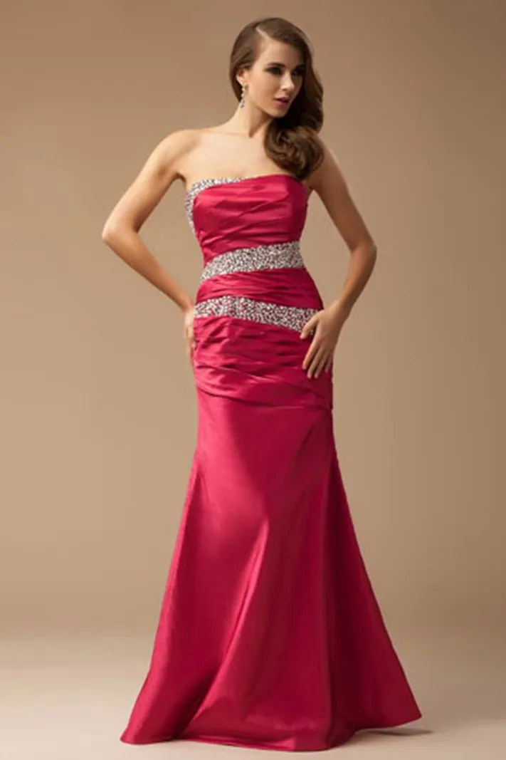 ---Vestido largo de gala color fucsia para ocasiones especiales con escote recto, busto drapeado--