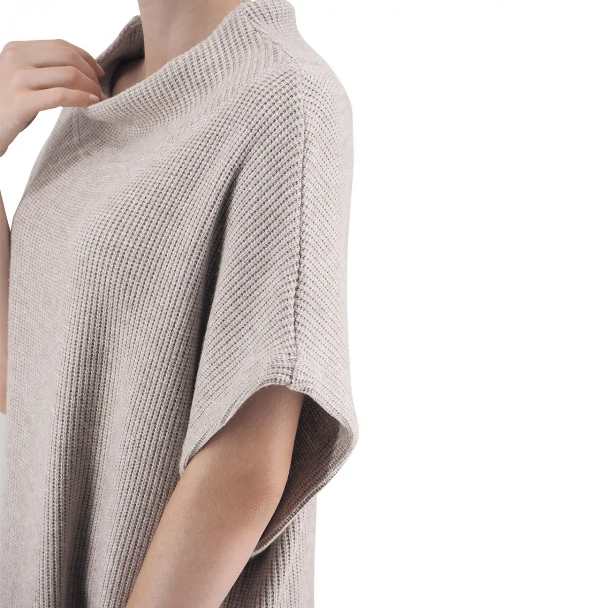 Abito In Maglia Con Collo E Spacchi