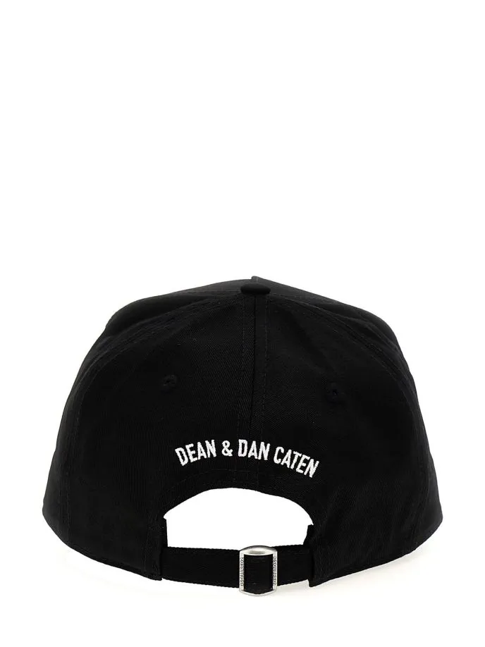 Cappello con ricamo