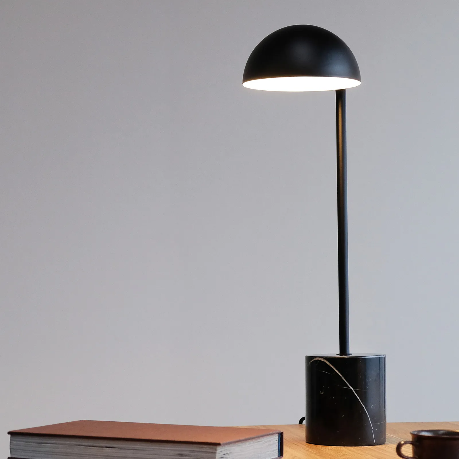 Dyberg Larsen Marble lampada da tavolo