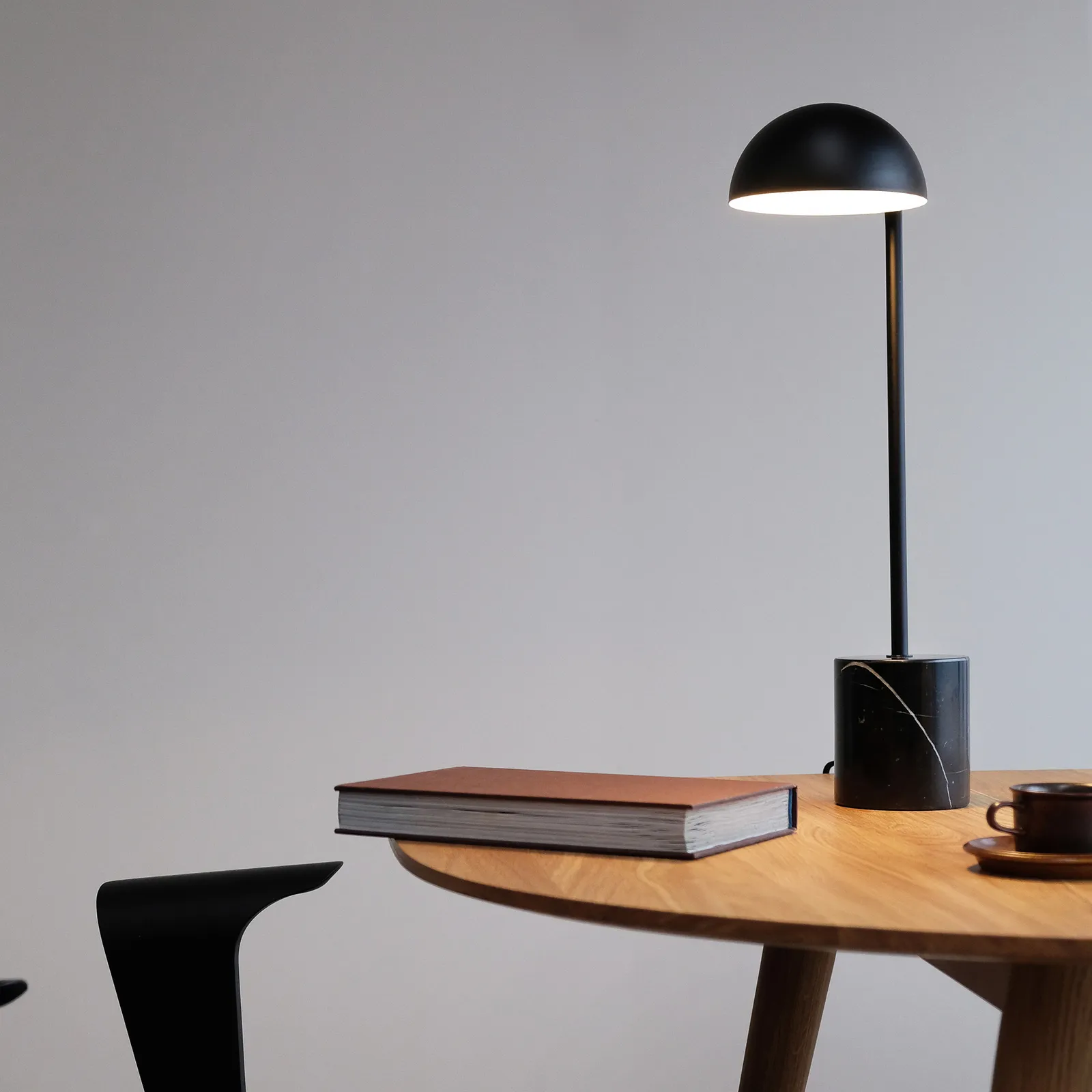 Dyberg Larsen Marble lampada da tavolo