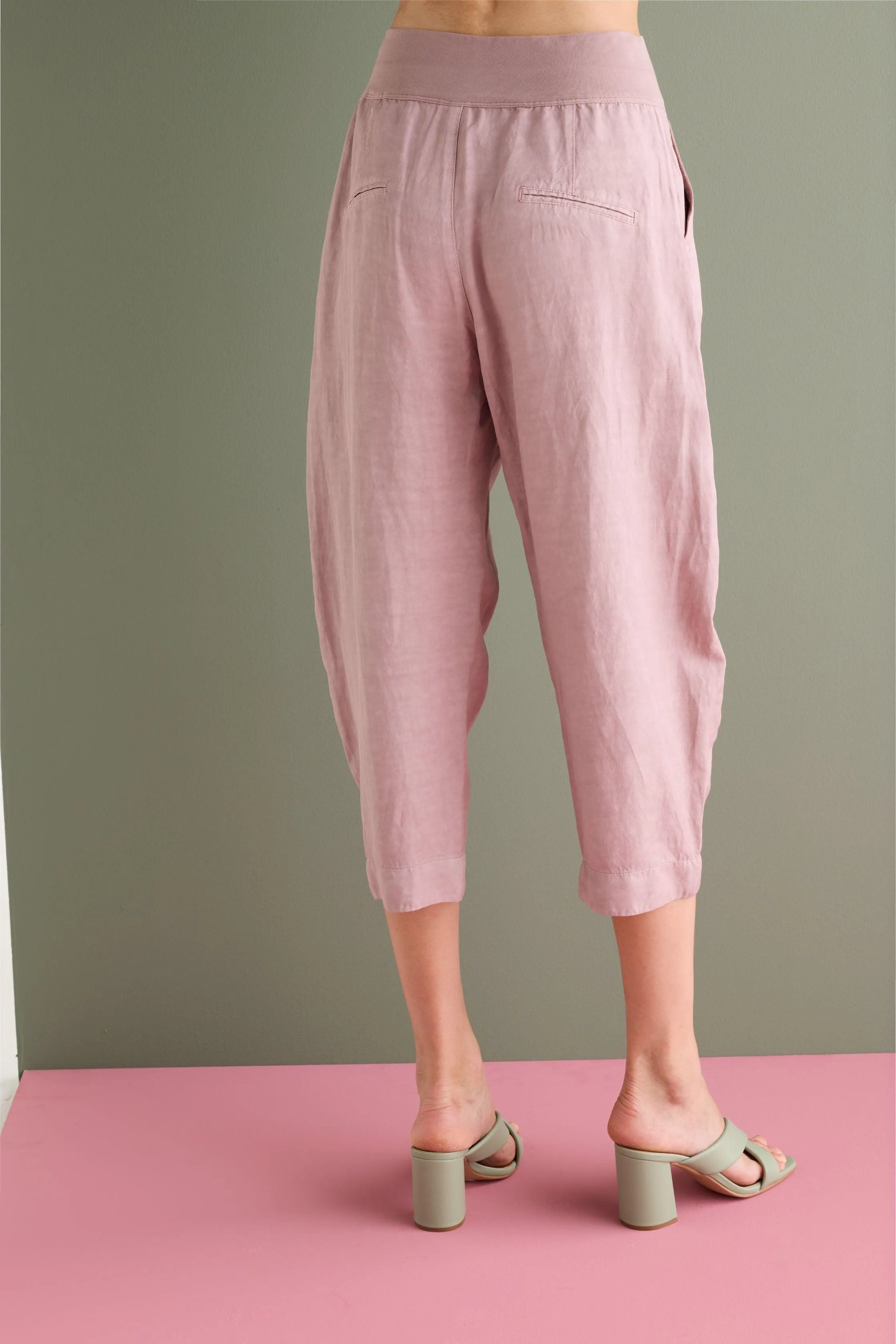 European Culture  ---------    ------------Pantaloni Cropped Morbidi 06LU 7083