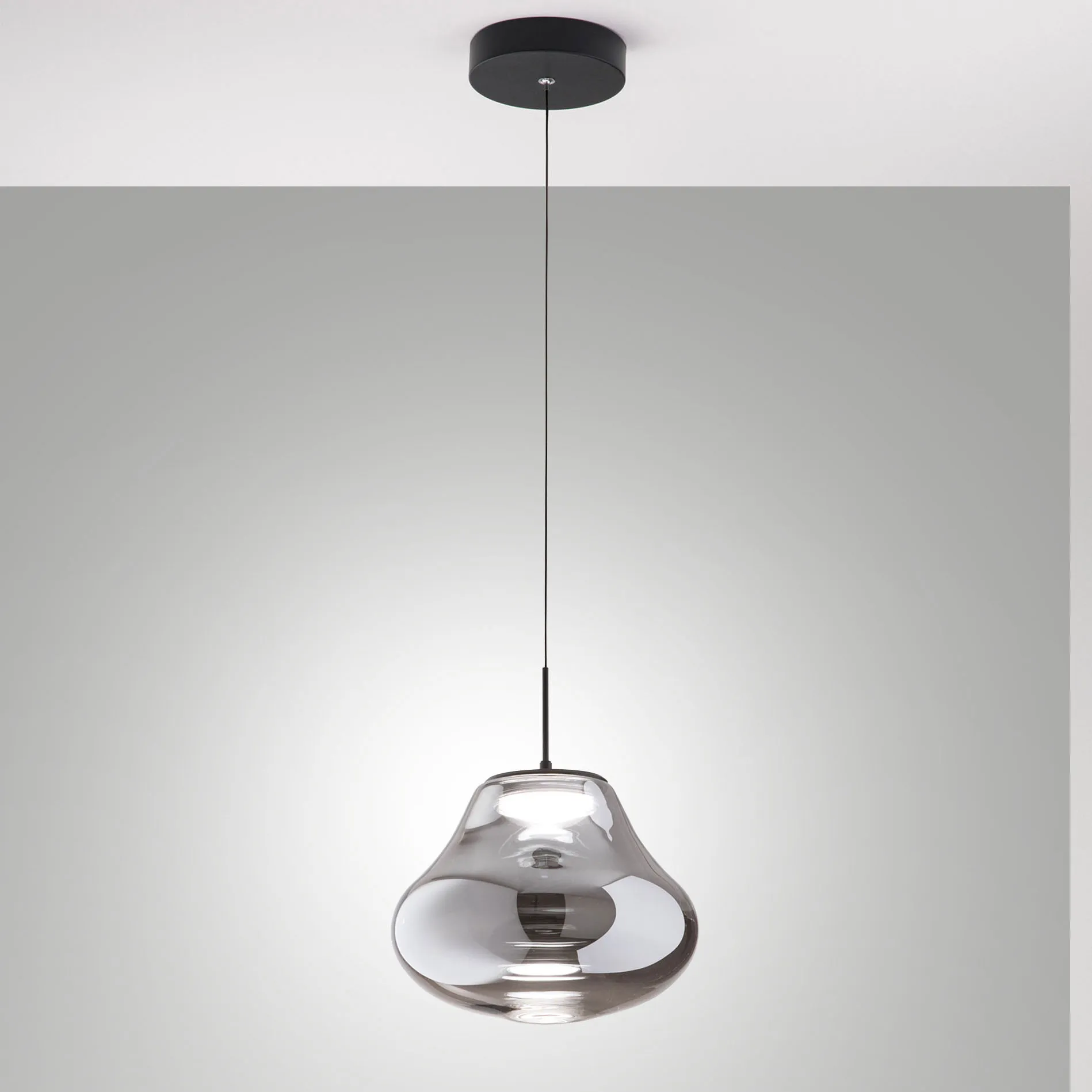 Fabas Luce  Lampada a sospensione dal design moderno a LED con singolo diffusore in vetro Deva - 14W - 2700K-3000K-4000K