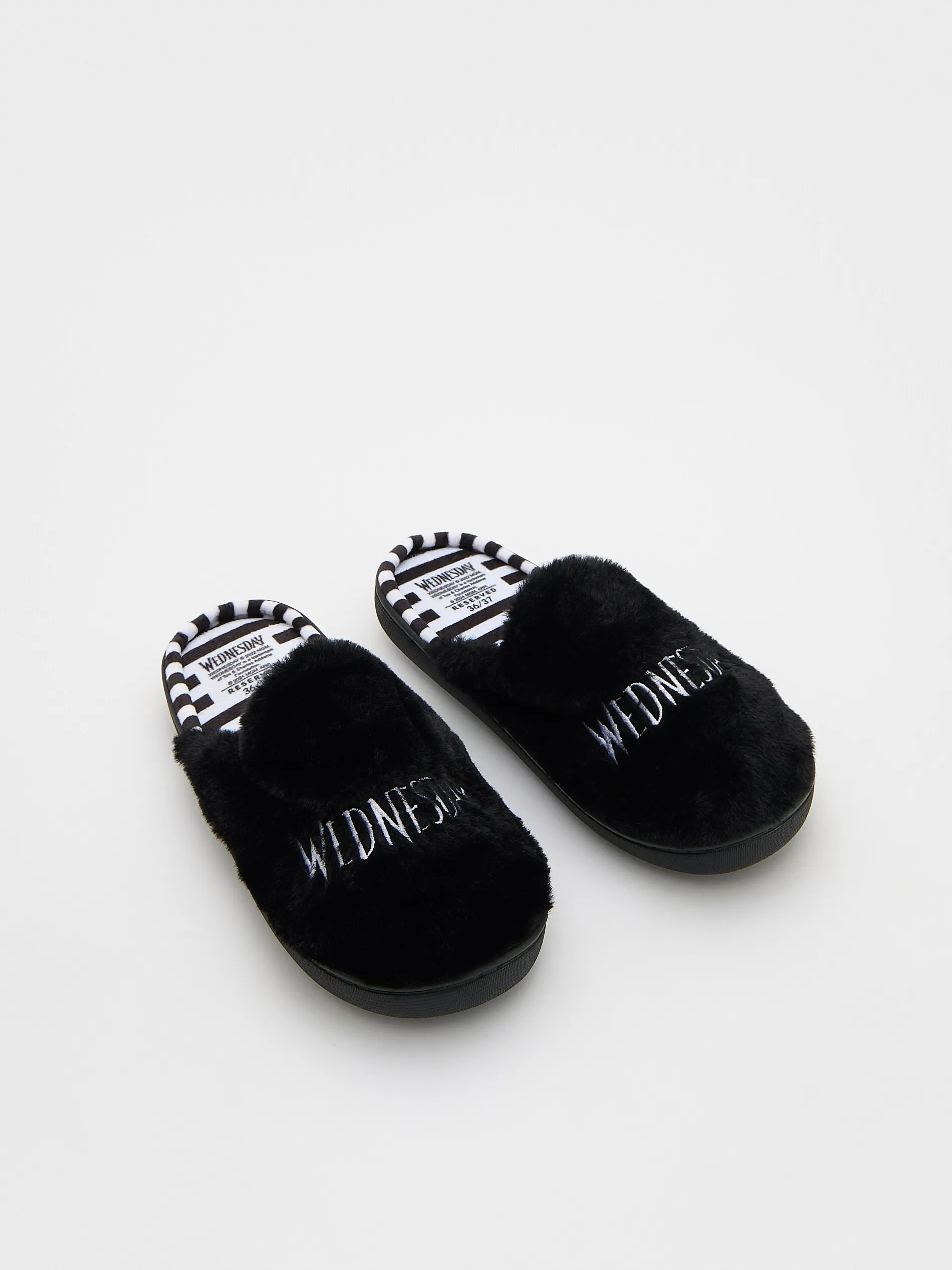GIRLS` SLIPPERS