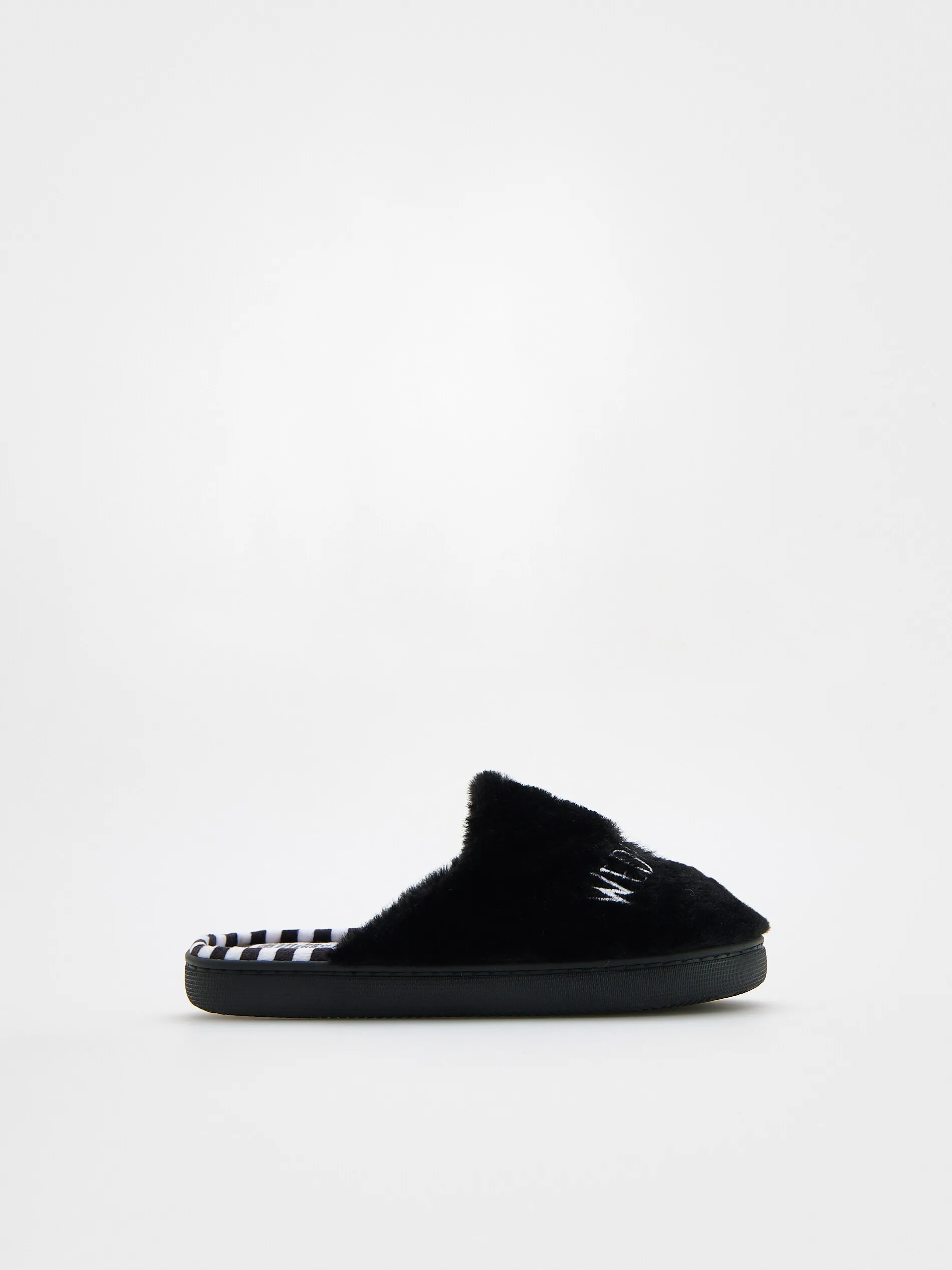GIRLS` SLIPPERS