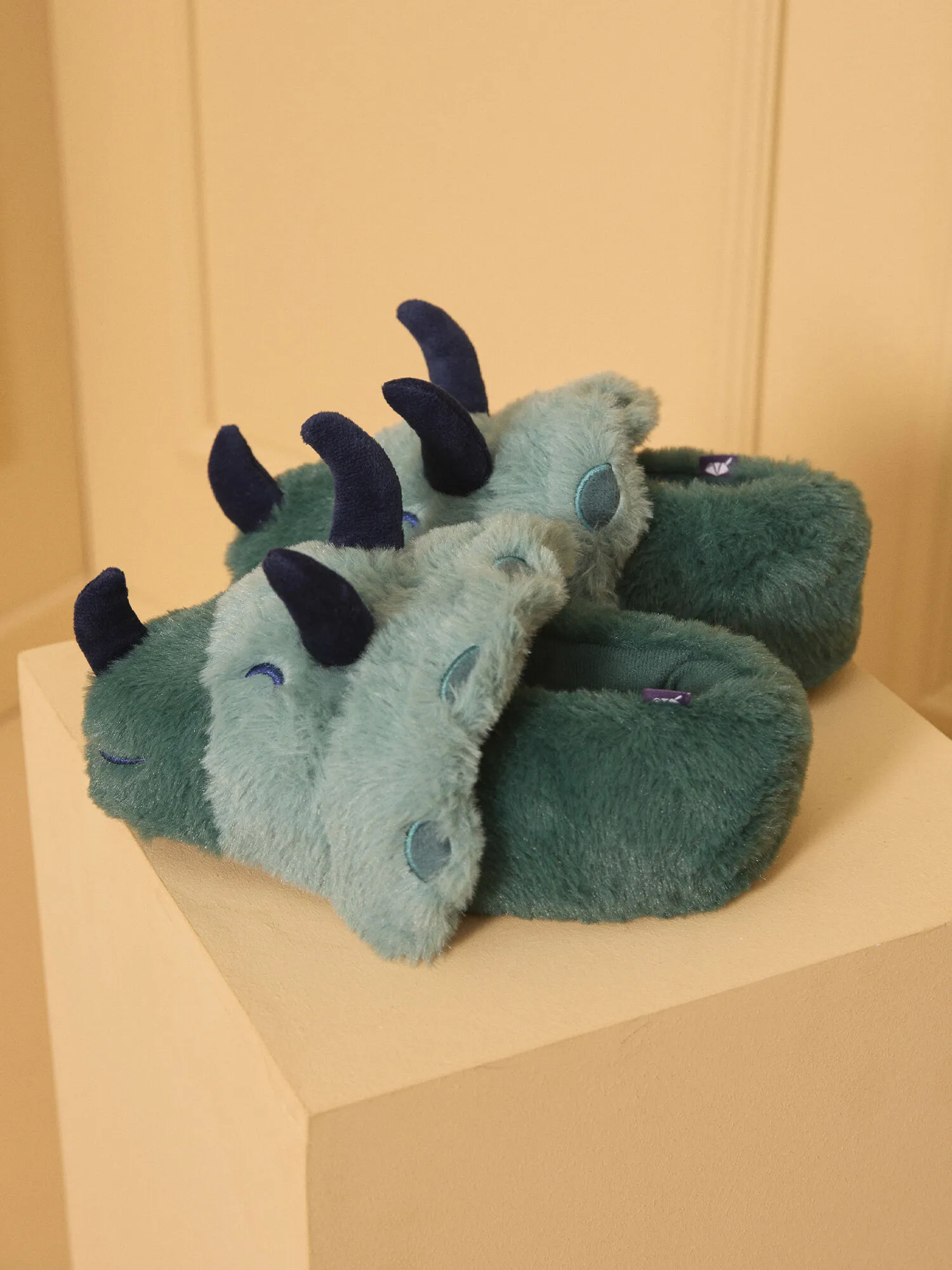 Green SLIPPERS 3D    