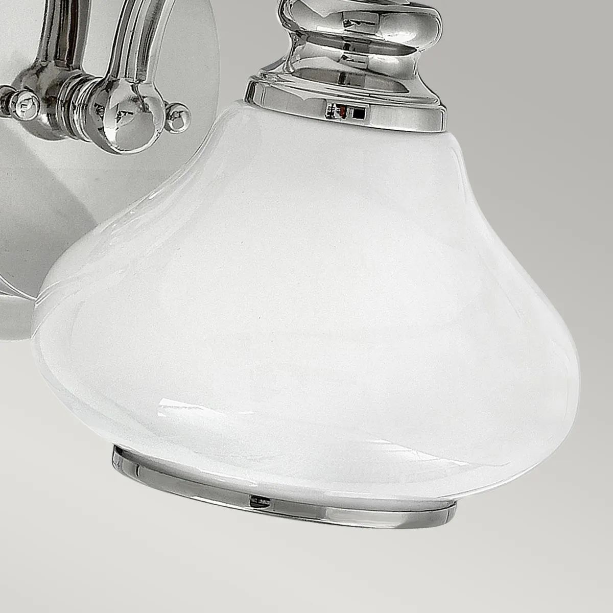 Hinkley  Lampada da parete in acciaio diffusore in vetro a LED G9 dal design moderno Ainsley - 3W