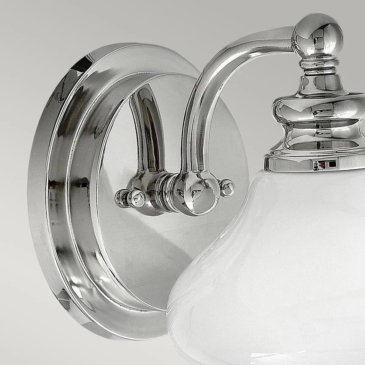 Hinkley  Lampada da parete in acciaio diffusore in vetro a LED G9 dal design moderno Ainsley - 3W