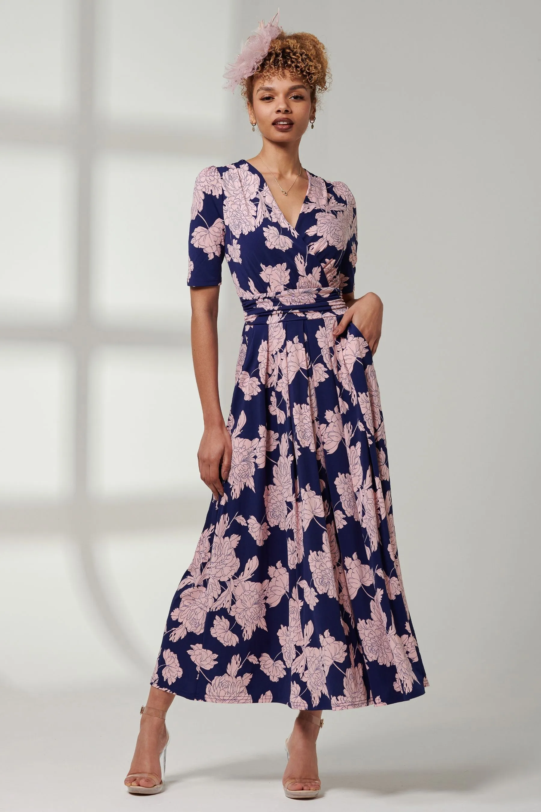 Jolie Moi Kenzie - Abito maxi in jersey con maniche a mezze maniche    