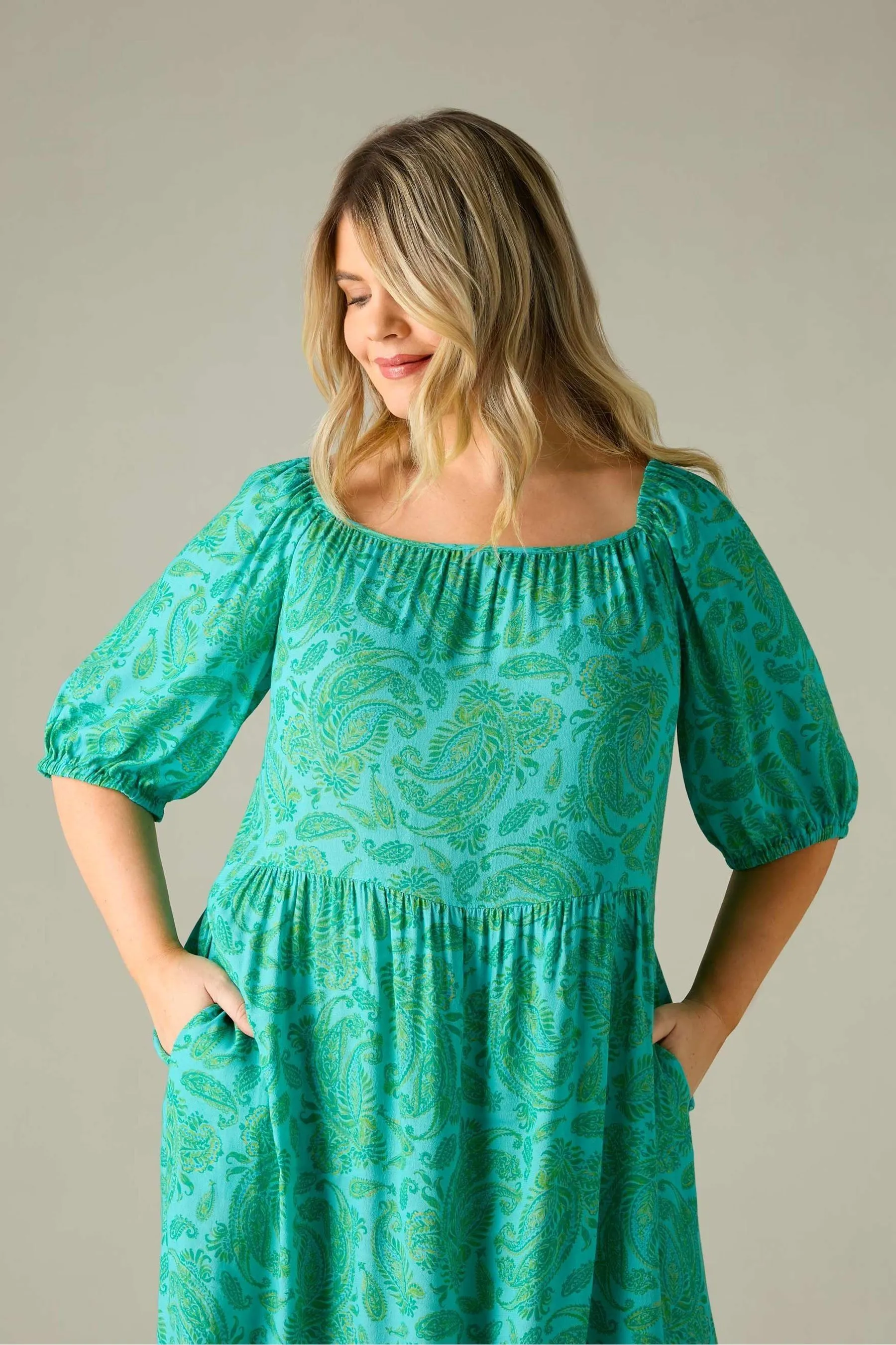 Live Unlimited Curve Petite - Abito maxi con maniche a sbuffo e stampa cachemire