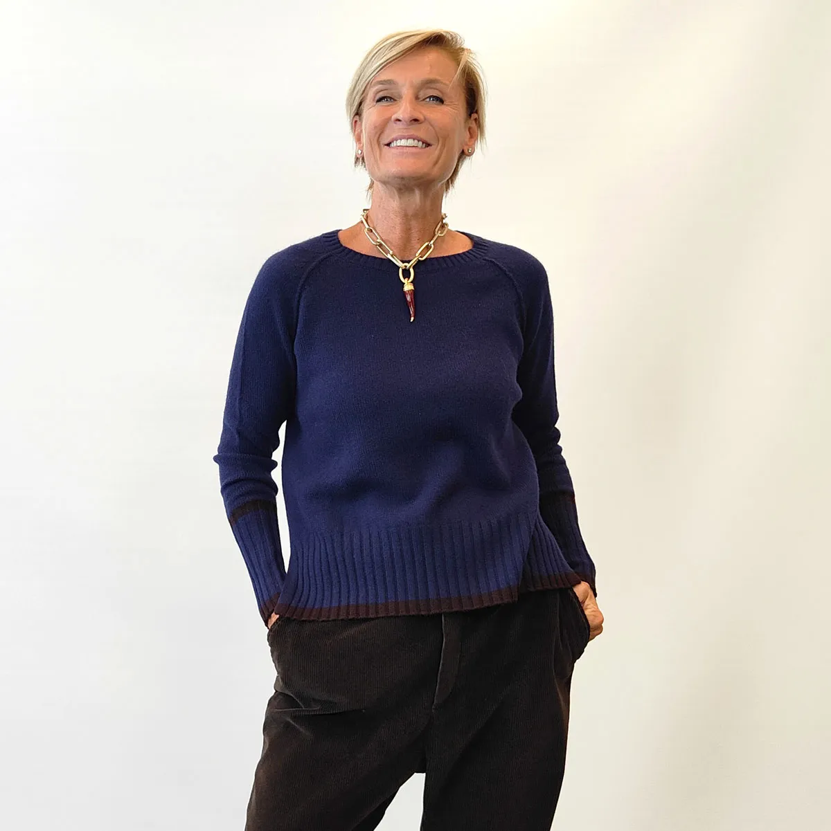Must Have – Maglia Cashmere Boxy Blu Marrone