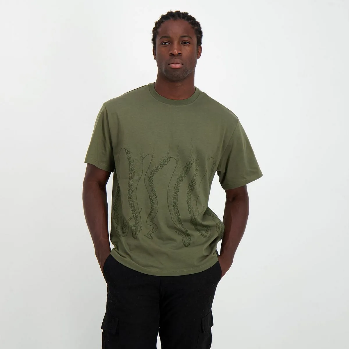      OCTOPUS T-SHIRT OUTLINE  