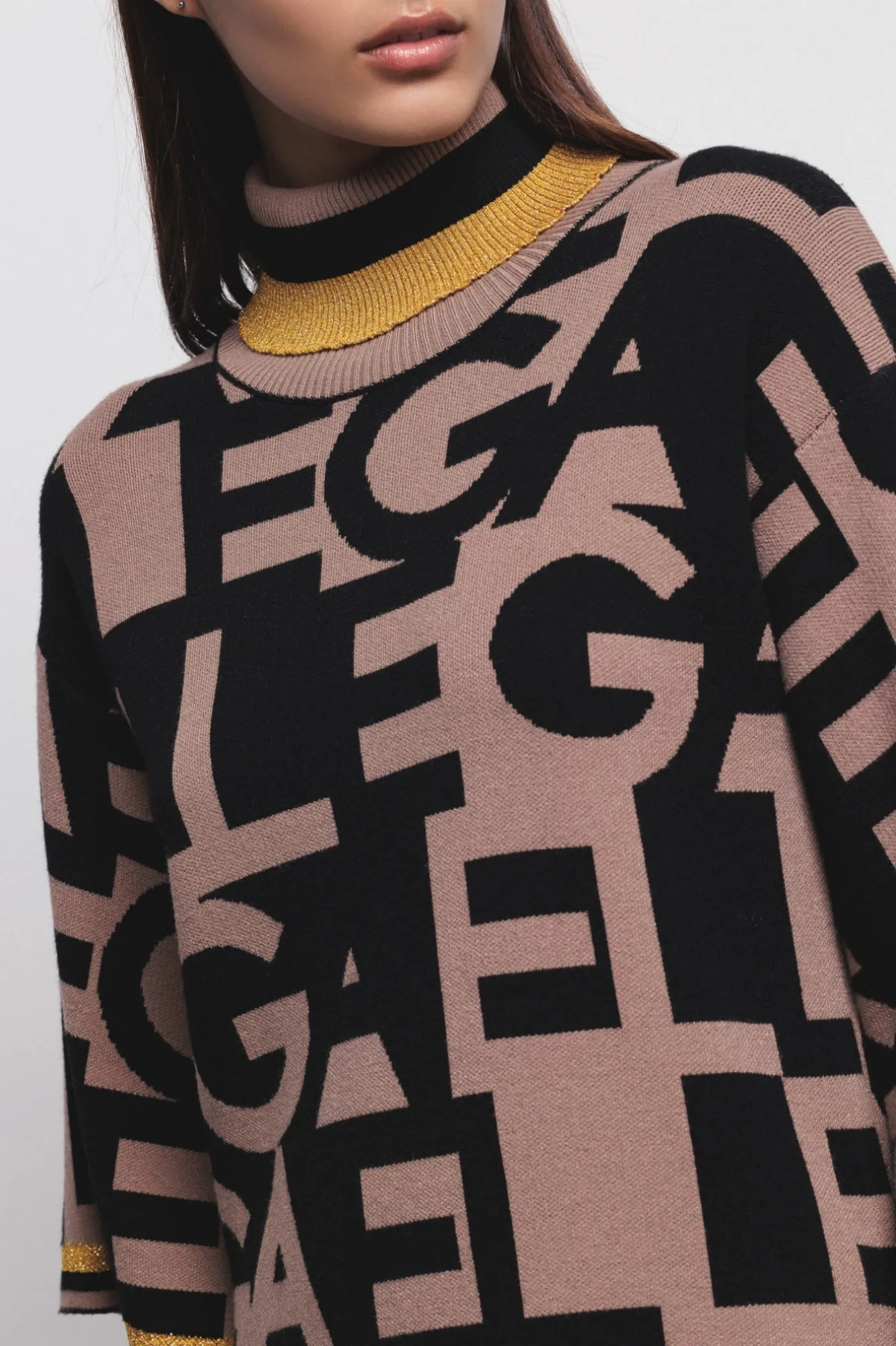 Pullover Dolcevita Con Manica Svasata Marrone - Gaëlle Paris
