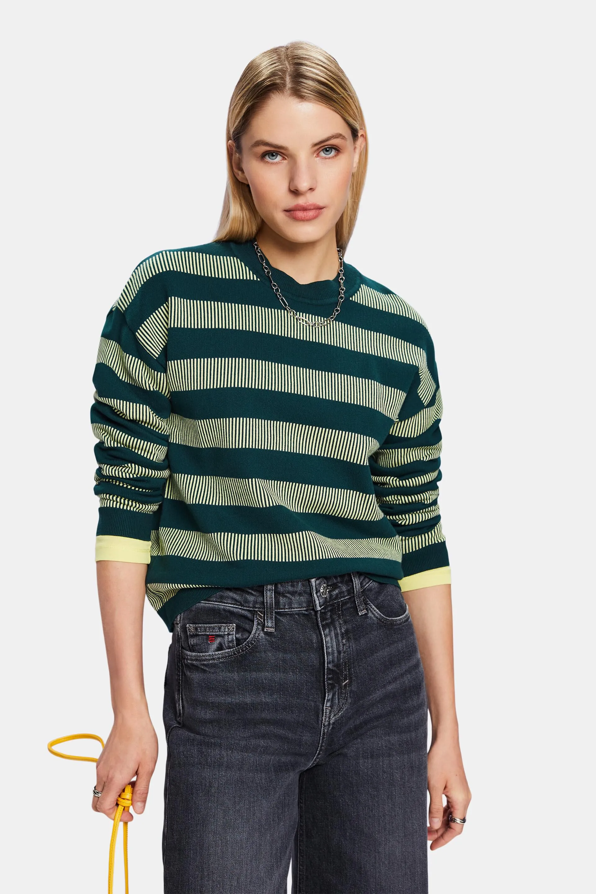Pullover girocollo a righe jacquard