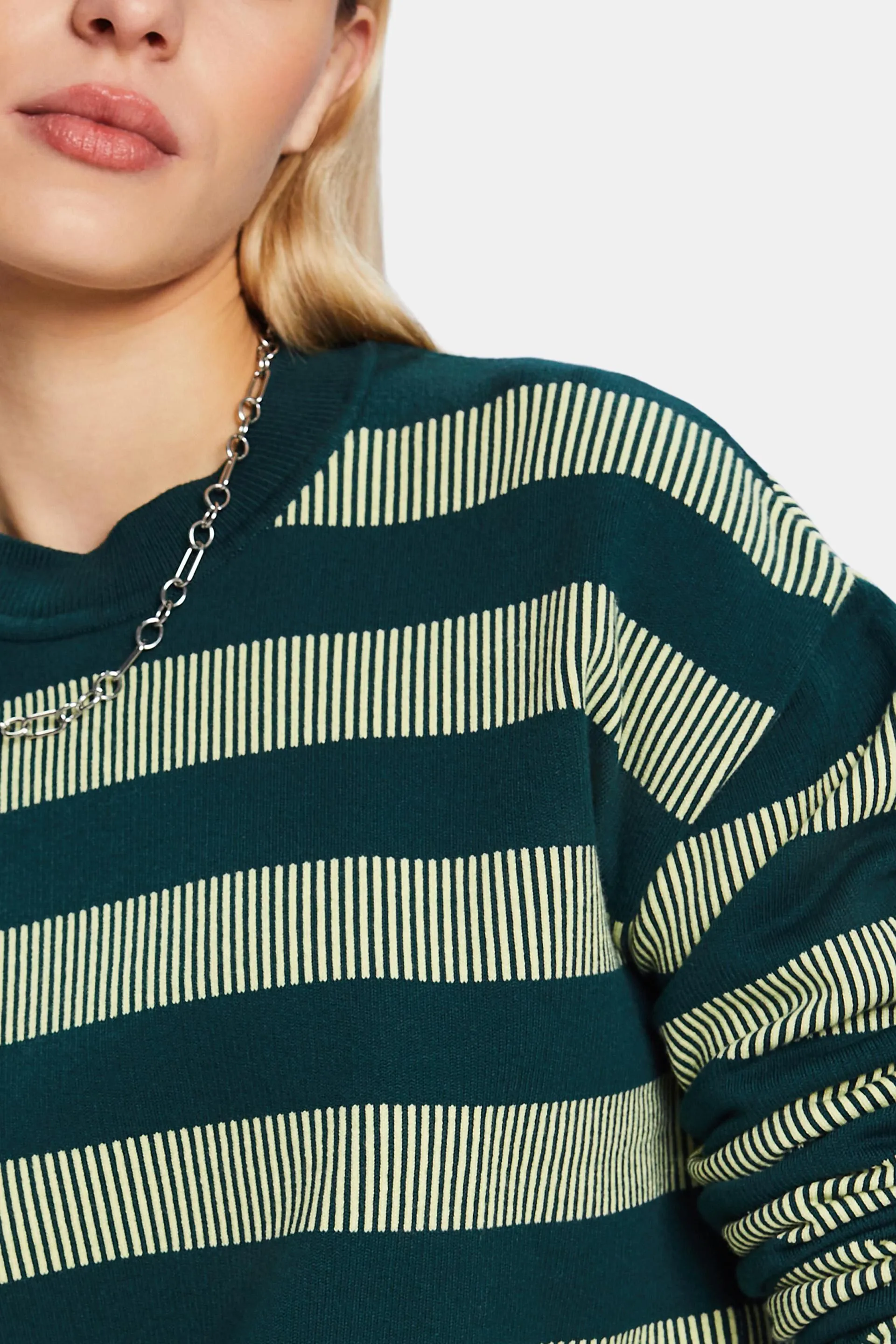 Pullover girocollo a righe jacquard