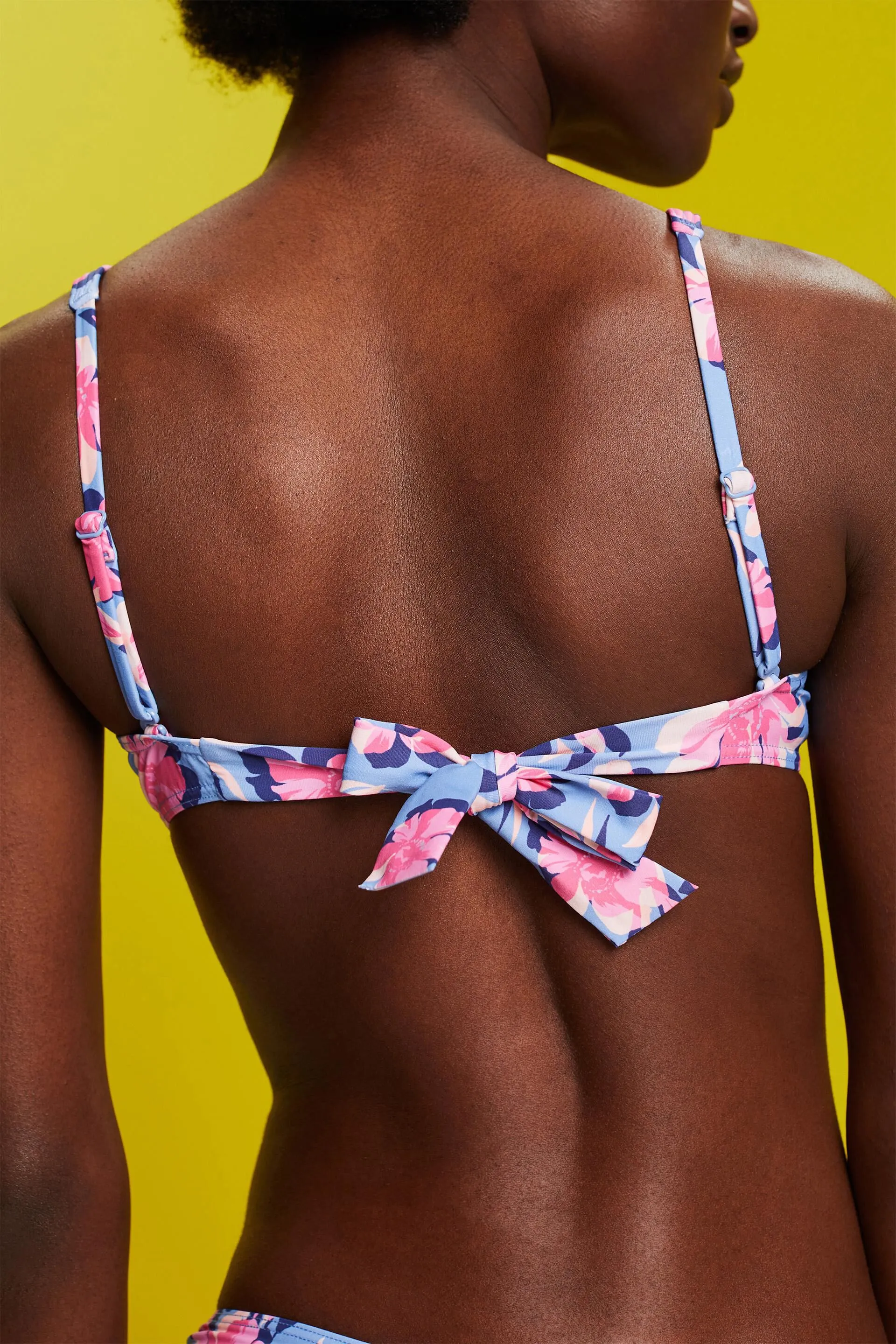 Riciclato: top bikini imbottito e senza ferretto