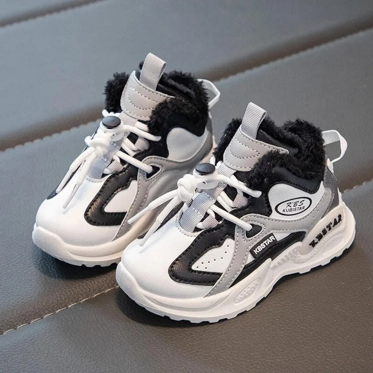Scarpe per bambini Scarpe sportive casual per esterni Sneaker in cotone invernale Caldo peluche Leggero antiscivolo Allacciatura