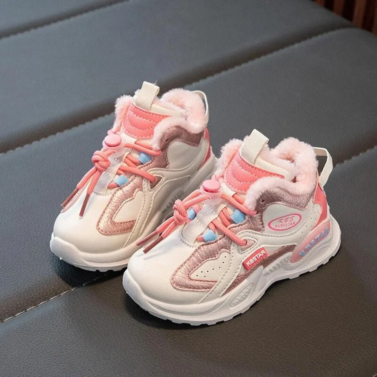 Scarpe per bambini Scarpe sportive casual per esterni Sneaker in cotone invernale Caldo peluche Leggero antiscivolo Allacciatura