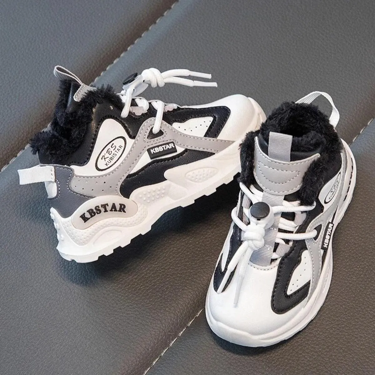 Scarpe per bambini Scarpe sportive casual per esterni Sneaker in cotone invernale Caldo peluche Leggero antiscivolo Allacciatura