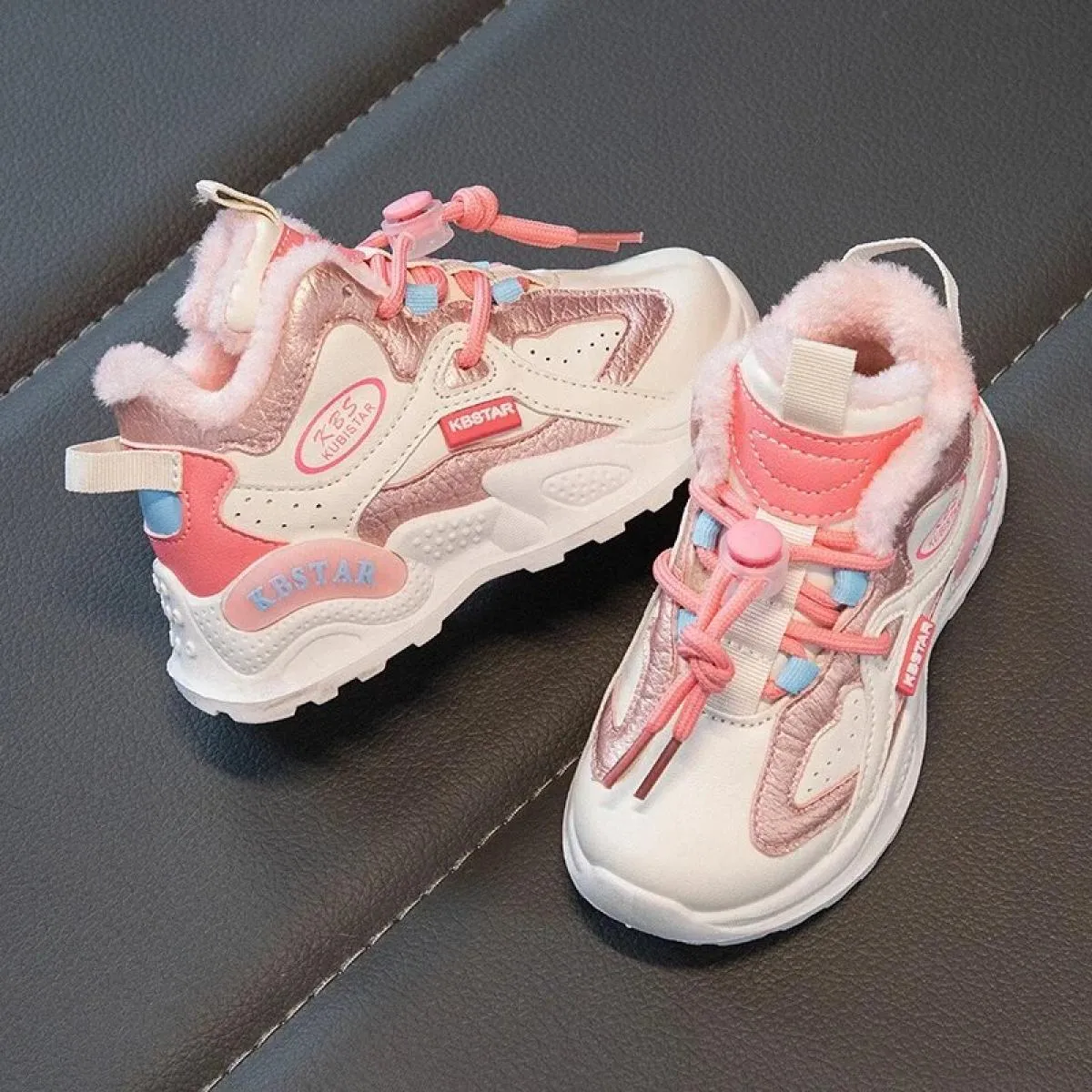 Scarpe per bambini Scarpe sportive casual per esterni Sneaker in cotone invernale Caldo peluche Leggero antiscivolo Allacciatura