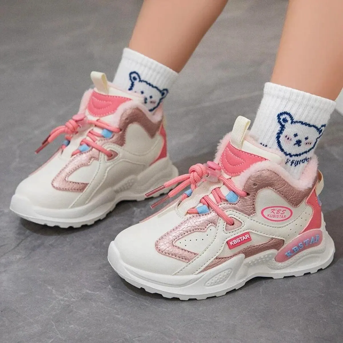 Scarpe per bambini Scarpe sportive casual per esterni Sneaker in cotone invernale Caldo peluche Leggero antiscivolo Allacciatura