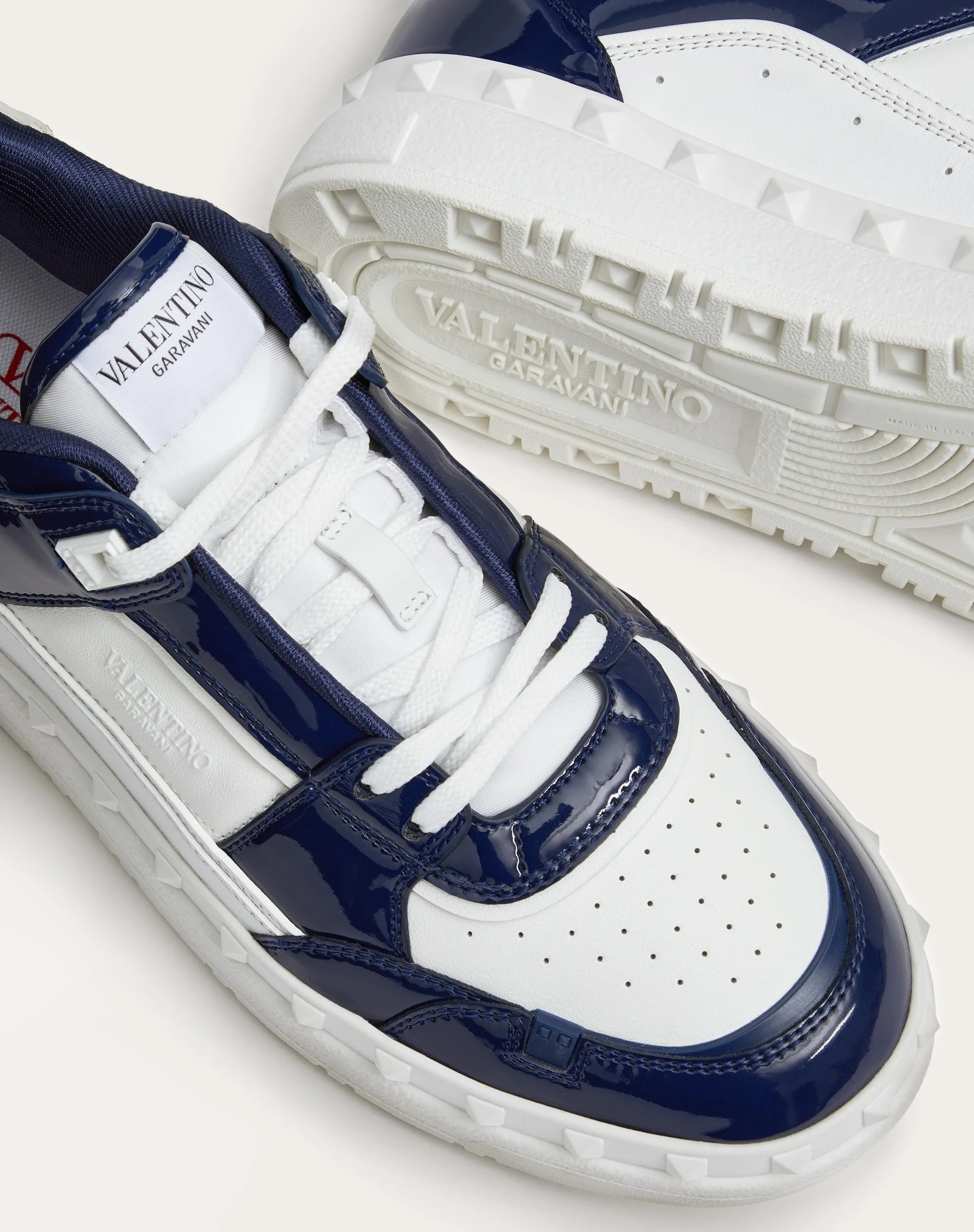 SNEAKER LOW TOP FREEDOTS IN VERNICE