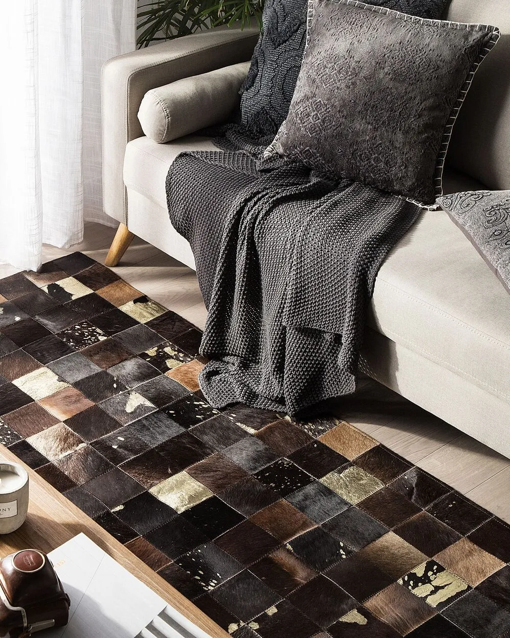 Tappeto pelle marrone scuro e beige 140 x 200 cm BANDIRMA